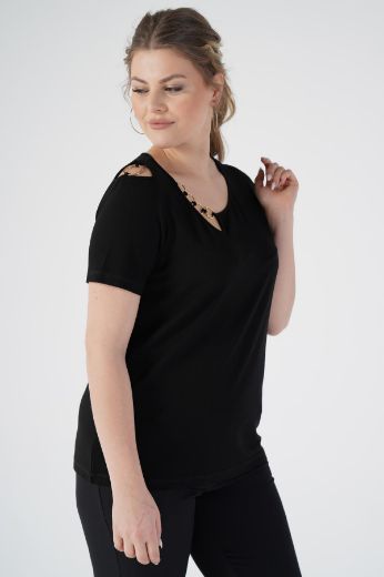 Picture of Nelly 220230063 BLACK Plus Size Women Blouse 