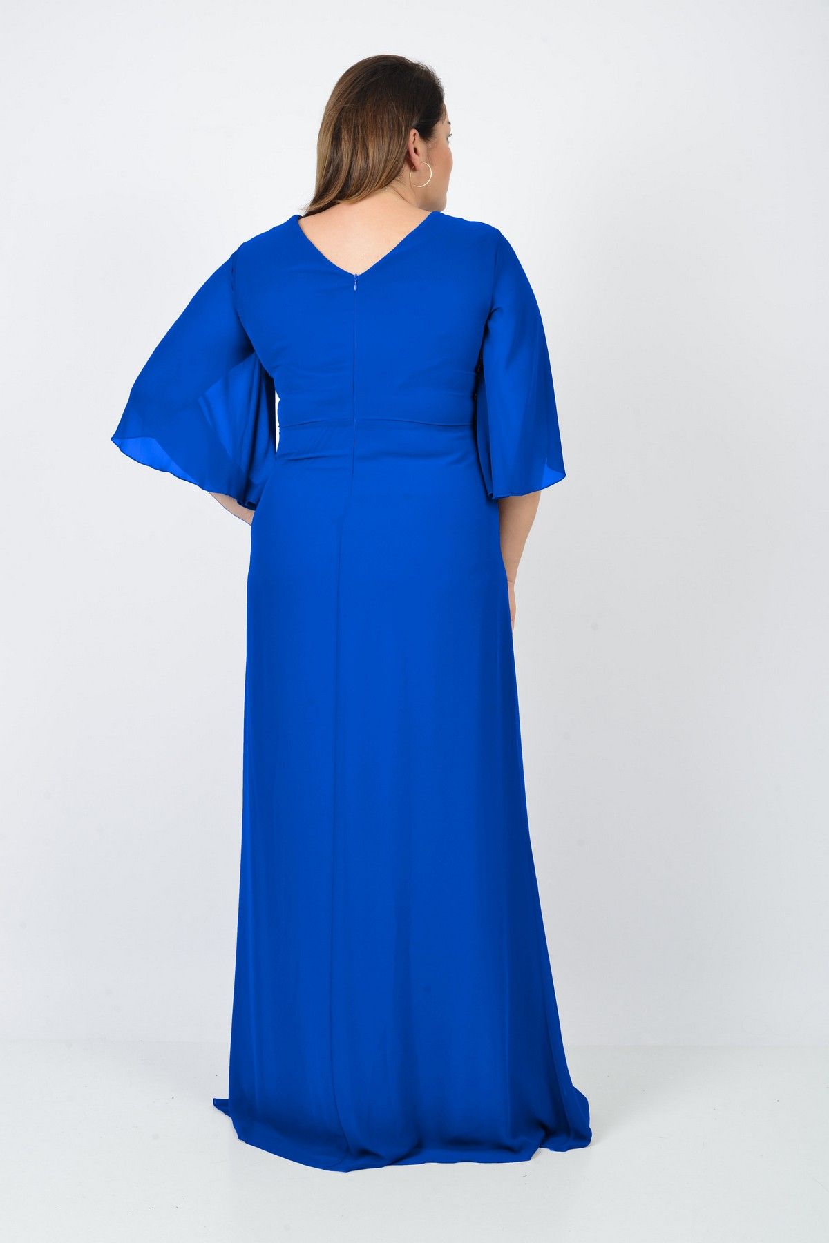 Saks plus size online gowns